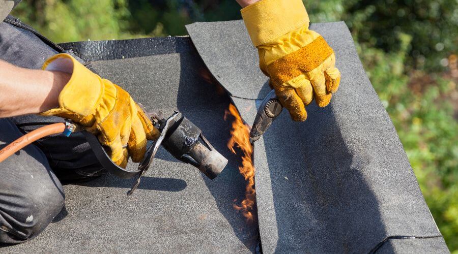 Expert Emergency Roof Repairs services in Bloomingdale, MI
